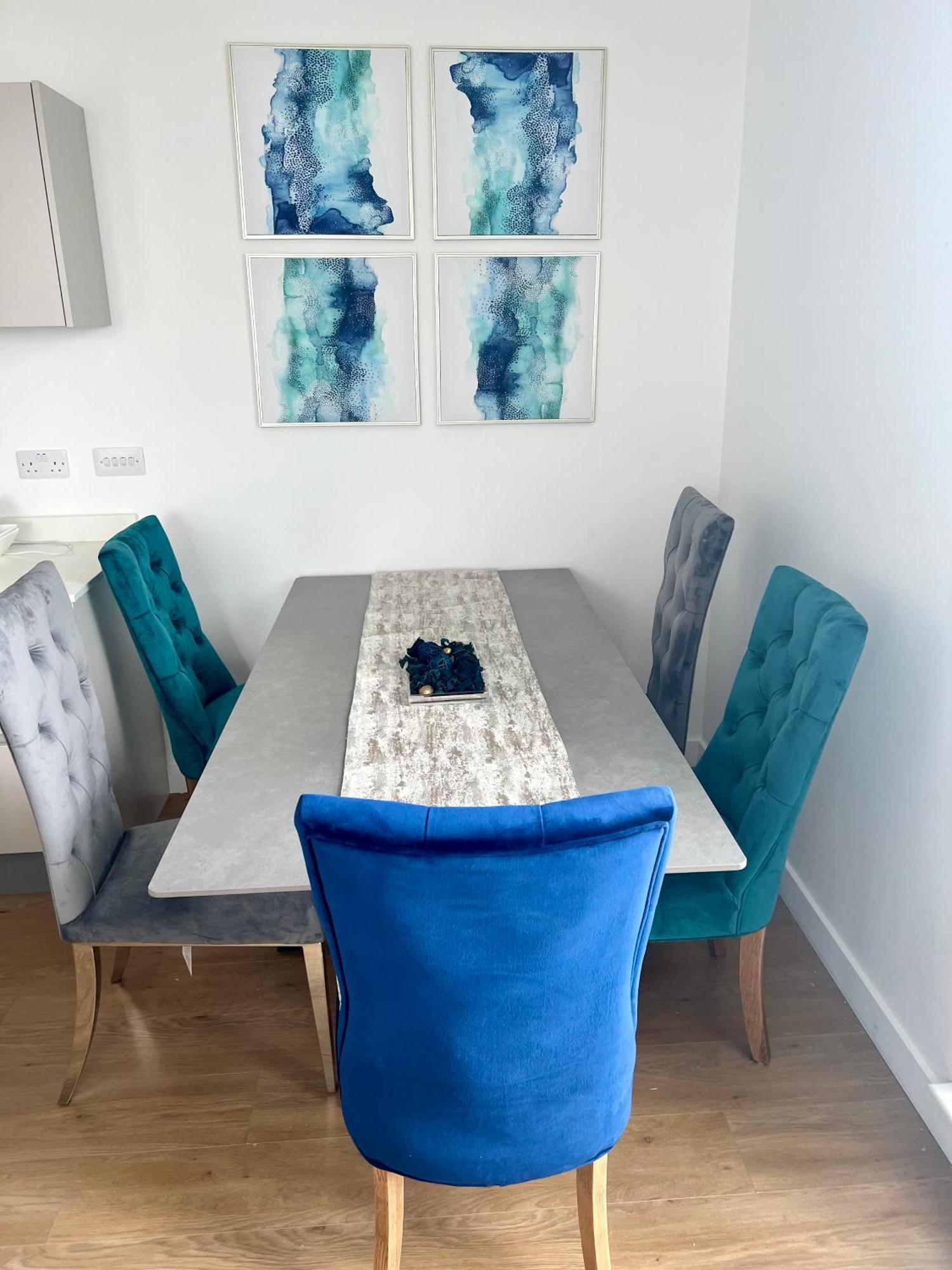Spacious Urban Gem Apartment With Parking ブラックネル エクステリア 写真