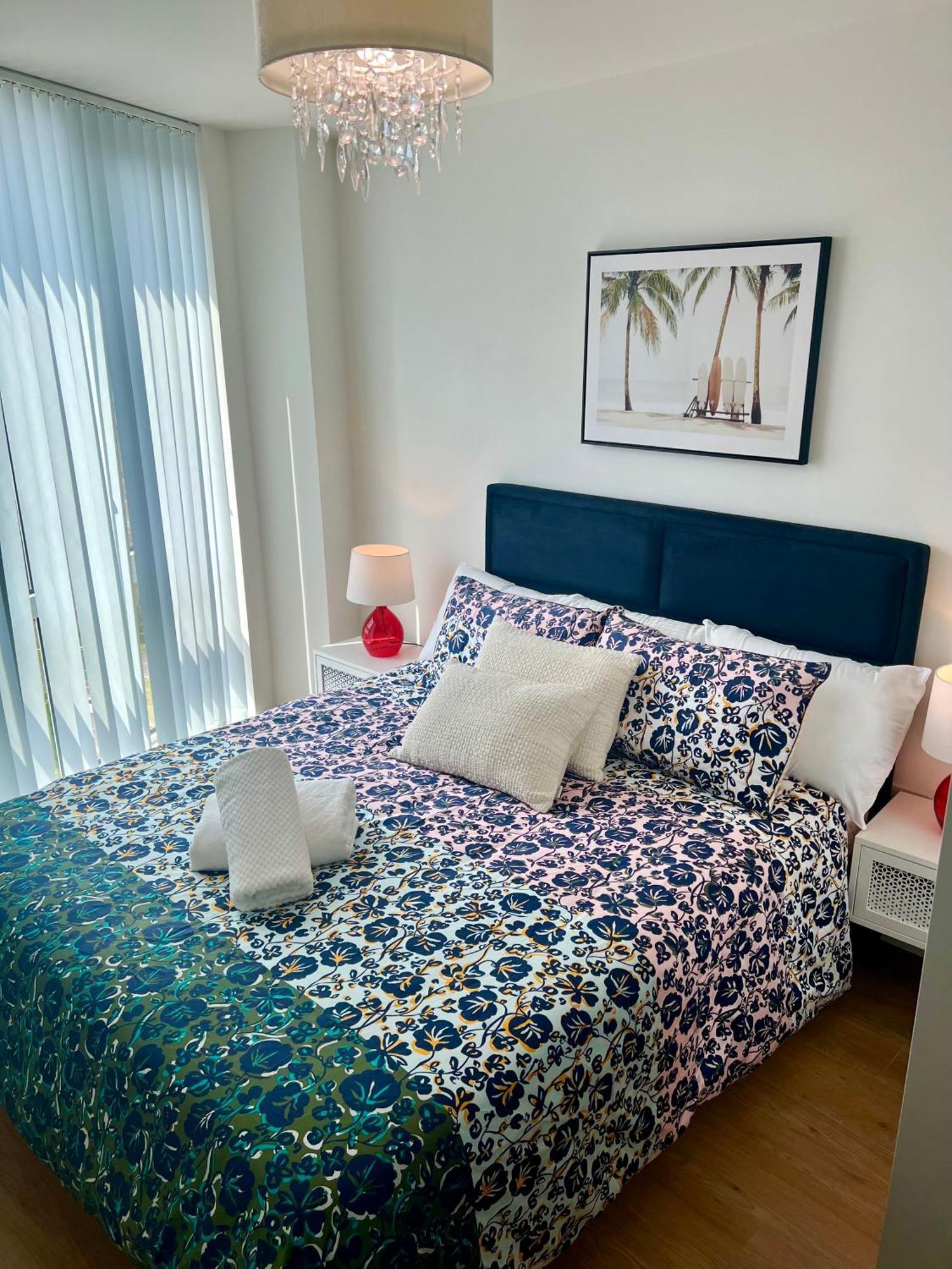 Spacious Urban Gem Apartment With Parking ブラックネル エクステリア 写真